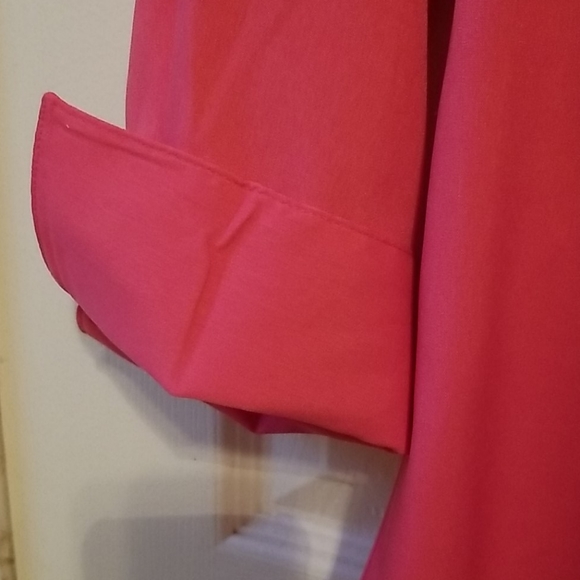 Pretty fuchsia blouse - Picture 3 of 3